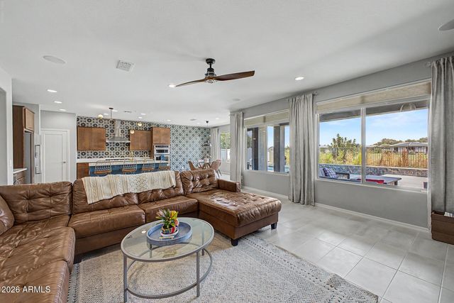 6325 S 24TH Place, Phoenix, AZ 85042