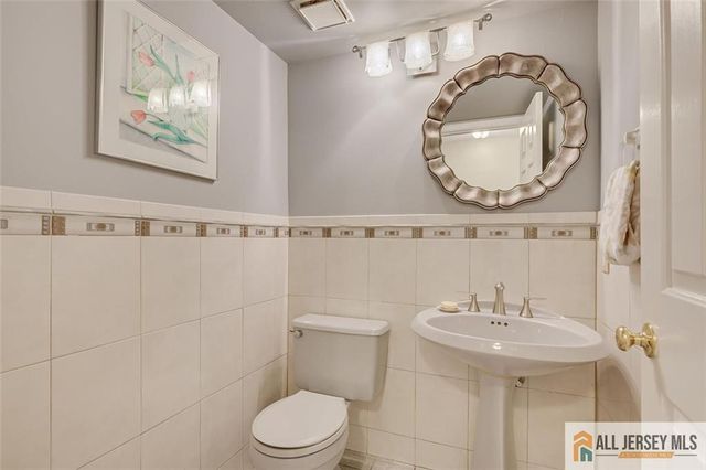 13 Patricia Way, South Brunswick, NJ 08824