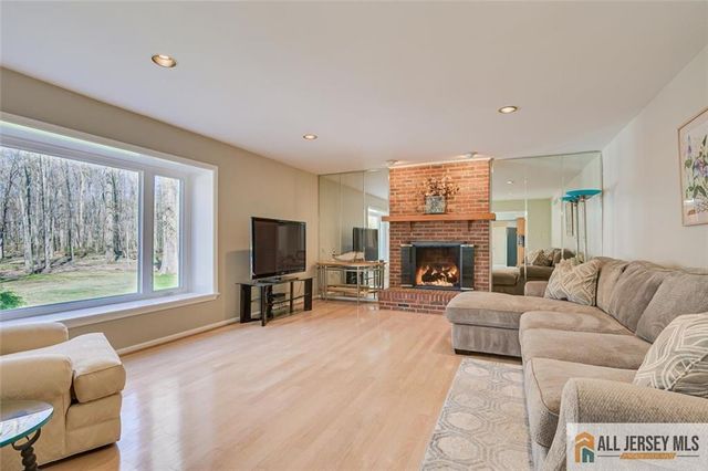 13 Patricia Way, South Brunswick, NJ 08824