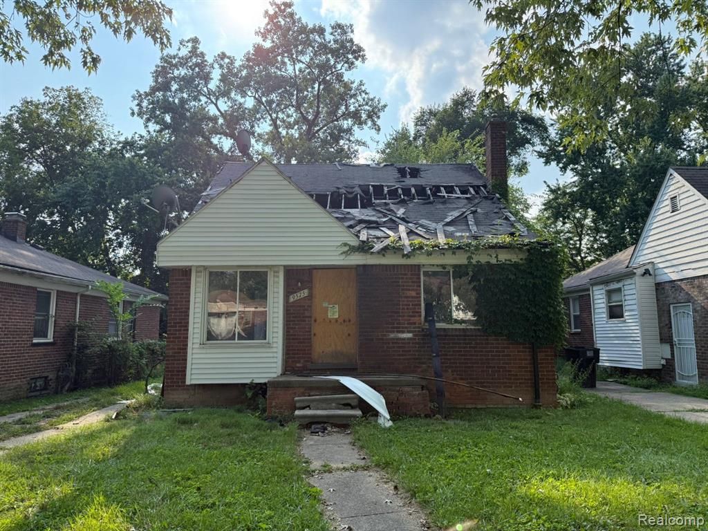 9575 Braile Street, Detroit, MI 48228