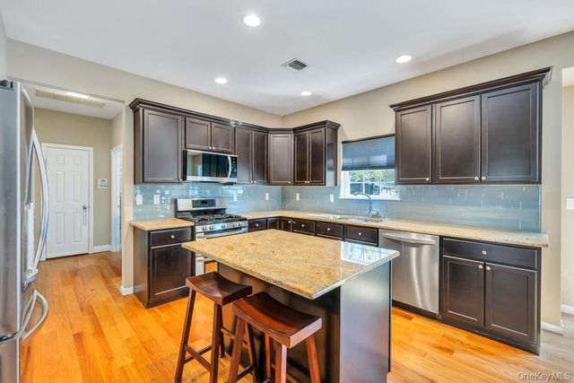 27 Grant Street, Port Jefferson Station, NY 11776