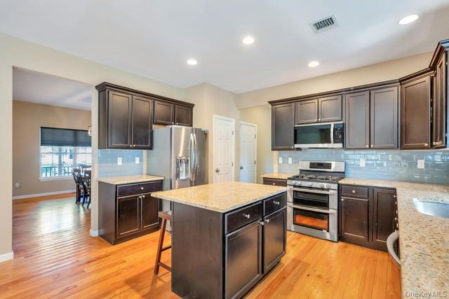 27 Grant Street, Port Jefferson Station, NY 11776