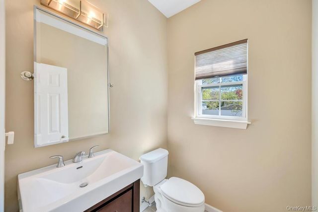 27 Grant Street, Port Jefferson Station, NY 11776