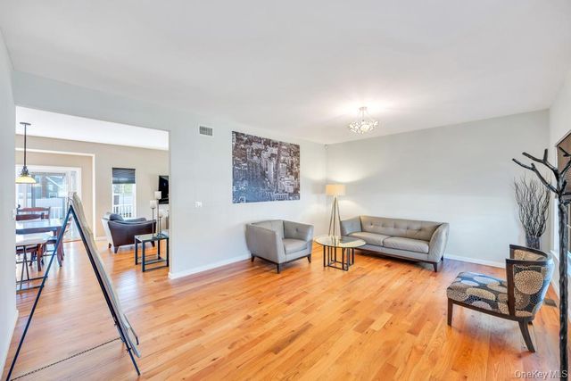 27 Grant Street, Port Jefferson Station, NY 11776