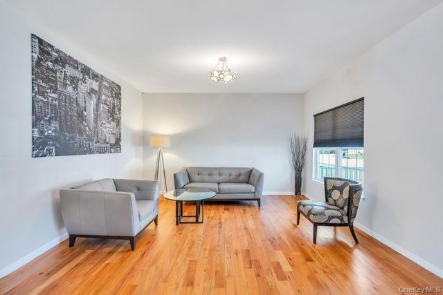 27 Grant Street, Port Jefferson Station, NY 11776