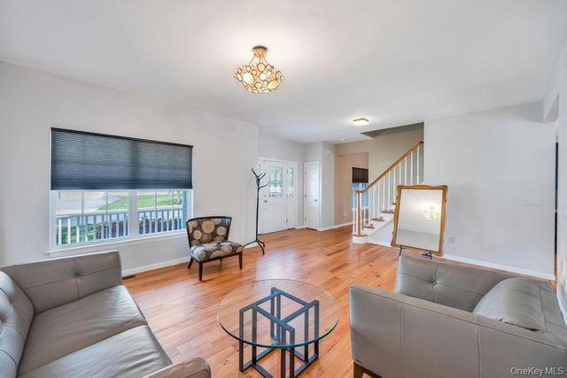 27 Grant Street, Port Jefferson Station, NY 11776