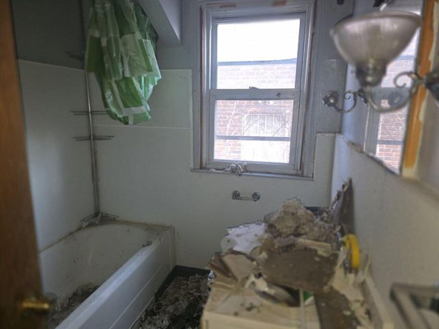 14677 Cloverlawn Avenue, Detroit, MI 48238