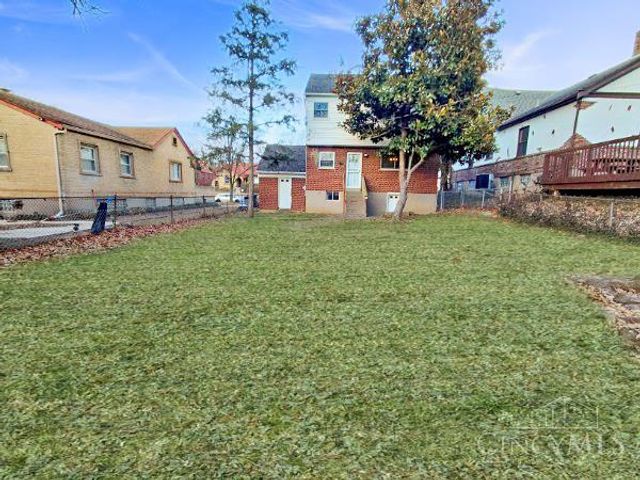 1535 Kenova Avenue, Cincinnati, OH 45237