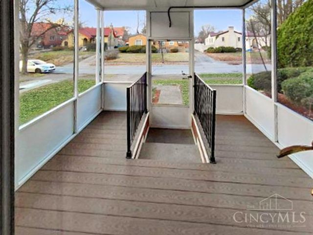 1535 Kenova Avenue, Cincinnati, OH 45237