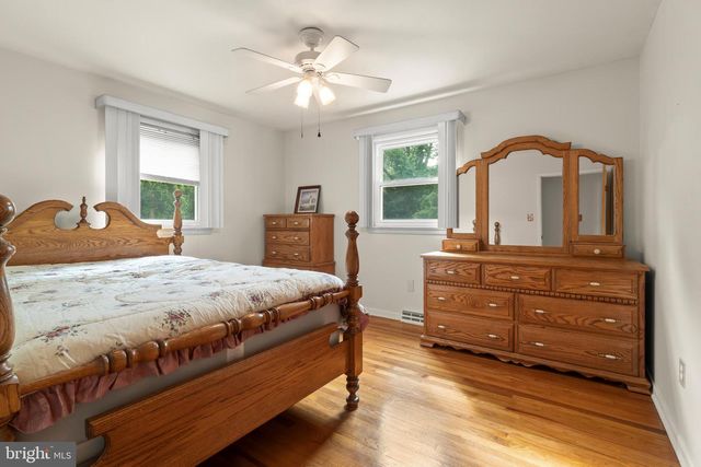 78 WALNUT ST, Mount Holly, NJ 08060