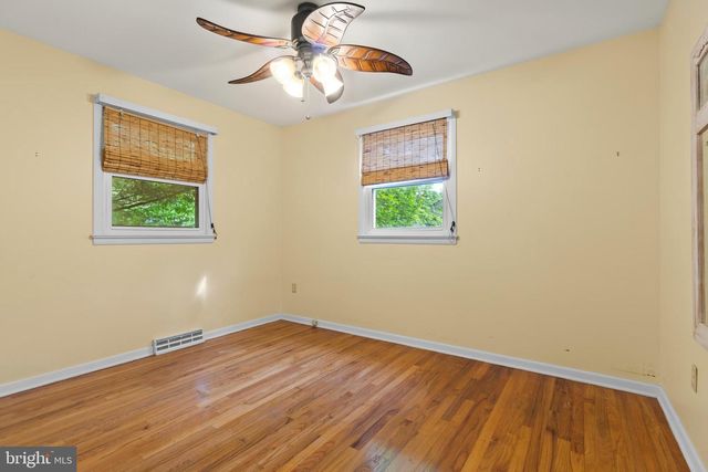 78 WALNUT ST, Mount Holly, NJ 08060