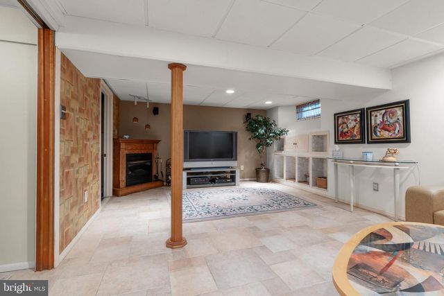 78 WALNUT ST, Mount Holly, NJ 08060
