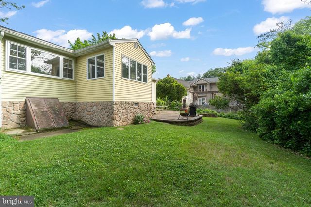 78 WALNUT ST, Mount Holly, NJ 08060