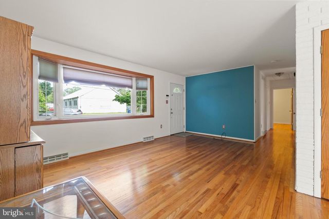 78 WALNUT ST, Mount Holly, NJ 08060