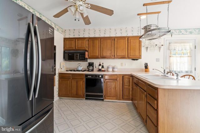 78 WALNUT ST, Mount Holly, NJ 08060