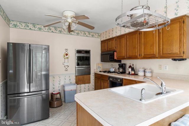78 WALNUT ST, Mount Holly, NJ 08060