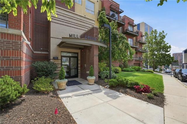 4521 Wornall Road 208, Kansas City, MO 64111