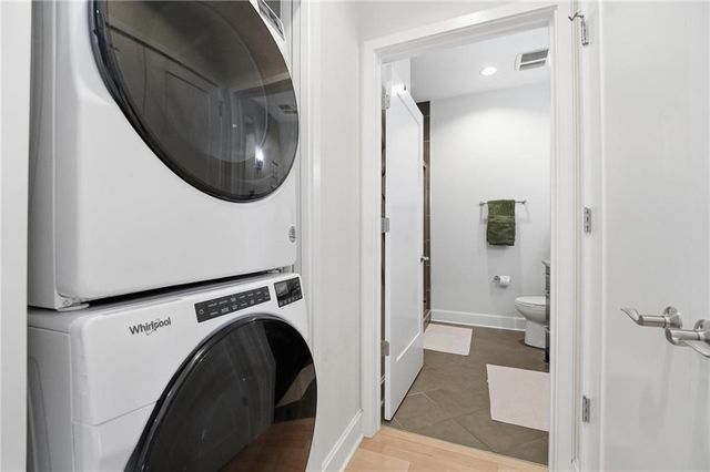 4521 Wornall Road 208, Kansas City, MO 64111