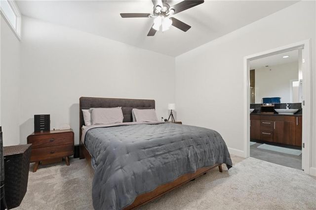 4521 Wornall Road 208, Kansas City, MO 64111