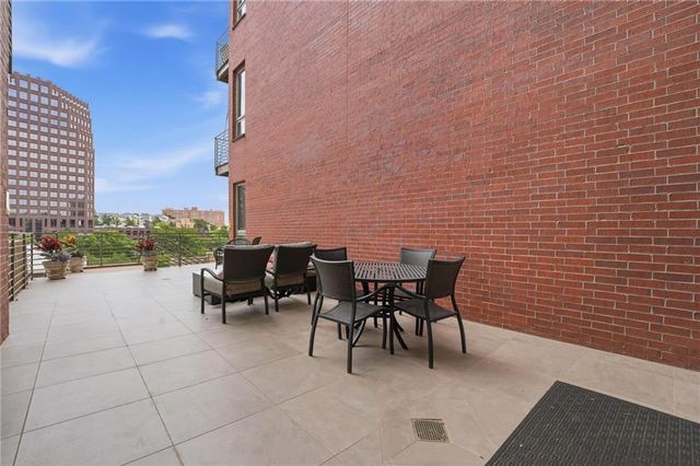 4521 Wornall Road 208, Kansas City, MO 64111