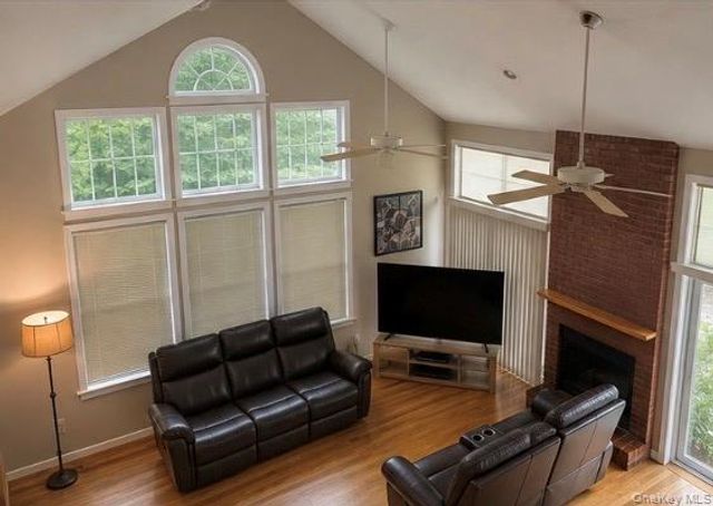 27 Depot Road, Westhampton Beach, NY 11978
