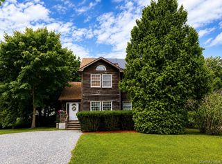 27 Depot Road, Westhampton Beach, NY 11978
