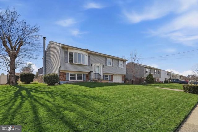 403 BYRON RD, Warminster, PA 18974