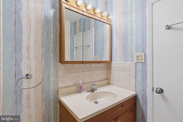 403 BYRON RD, Warminster, PA 18974