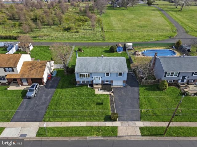 403 BYRON RD, Warminster, PA 18974