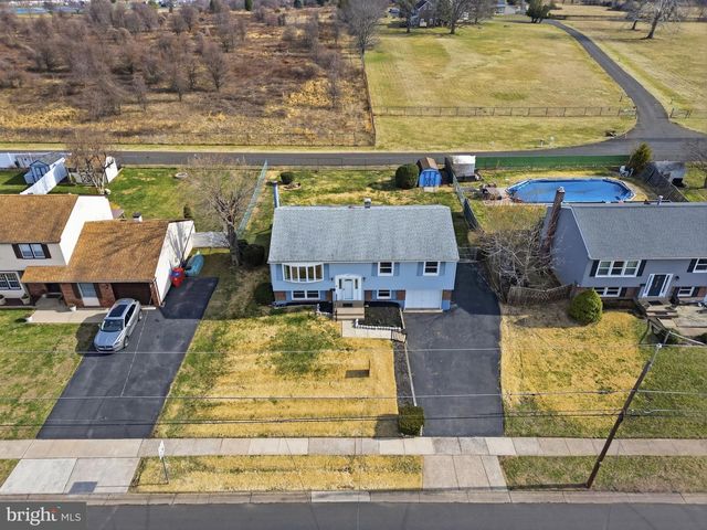 403 BYRON RD, Warminster, PA 18974