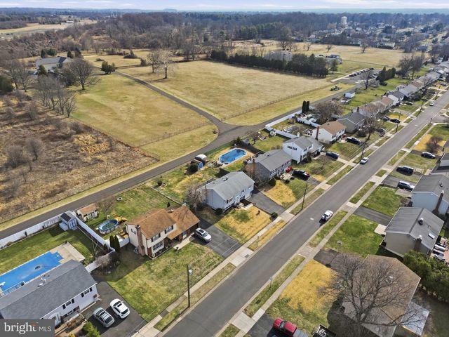 403 BYRON RD, Warminster, PA 18974