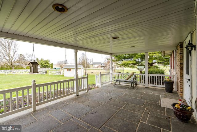 176 BUTTER RD, Leola, PA 17540