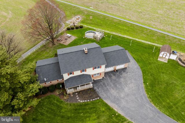 176 BUTTER RD, Leola, PA 17540