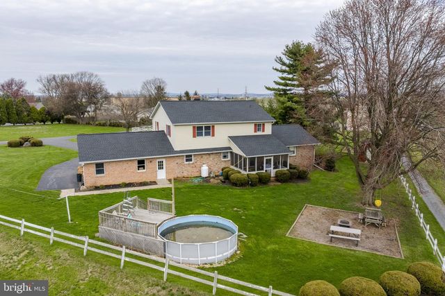 176 BUTTER RD, Leola, PA 17540