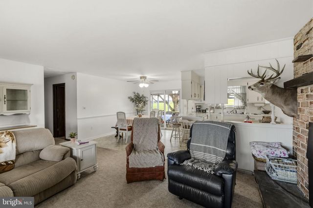 176 BUTTER RD, Leola, PA 17540