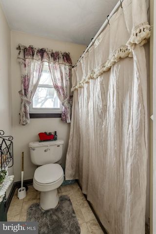 176 BUTTER RD, Leola, PA 17540