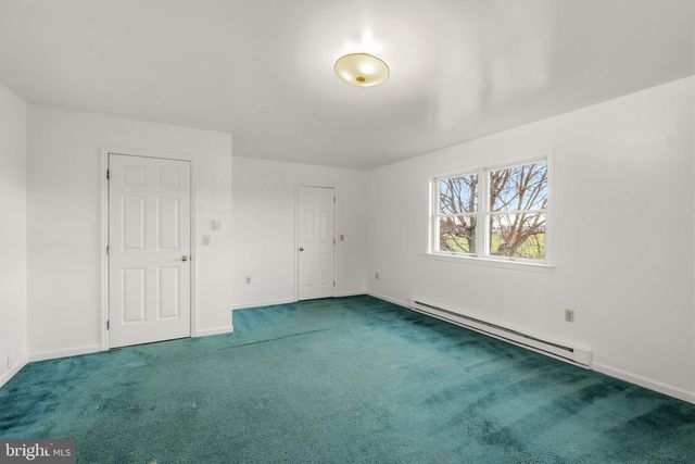 176 BUTTER RD, Leola, PA 17540