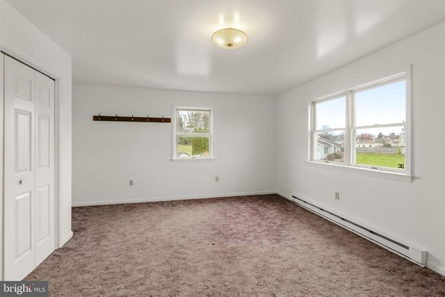 176 BUTTER RD, Leola, PA 17540