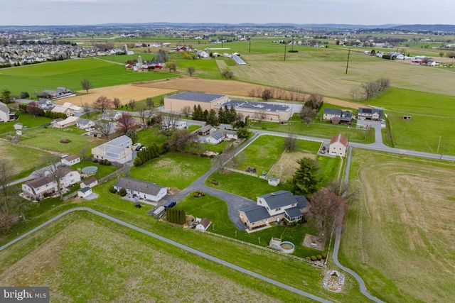 176 BUTTER RD, Leola, PA 17540