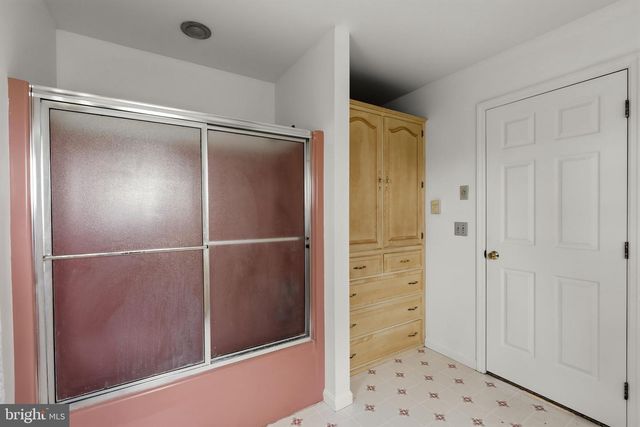 176 BUTTER RD, Leola, PA 17540