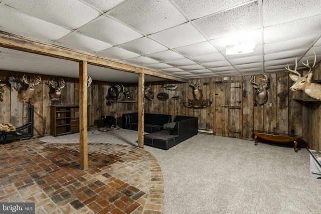 176 BUTTER RD, Leola, PA 17540