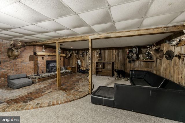 176 BUTTER RD, Leola, PA 17540
