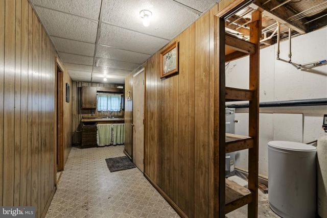 176 BUTTER RD, Leola, PA 17540