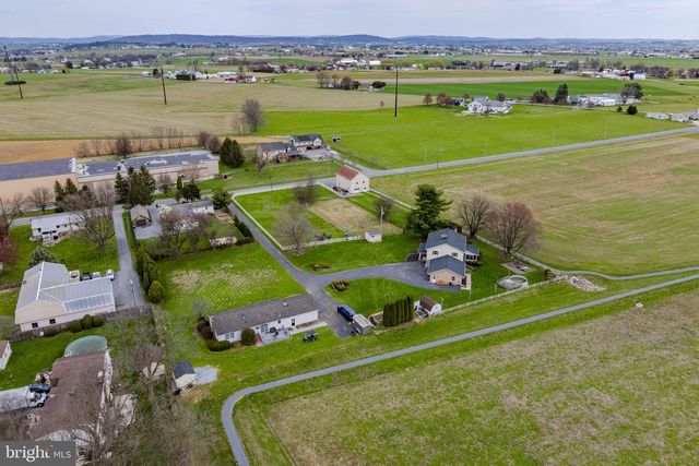 176 BUTTER RD, Leola, PA 17540
