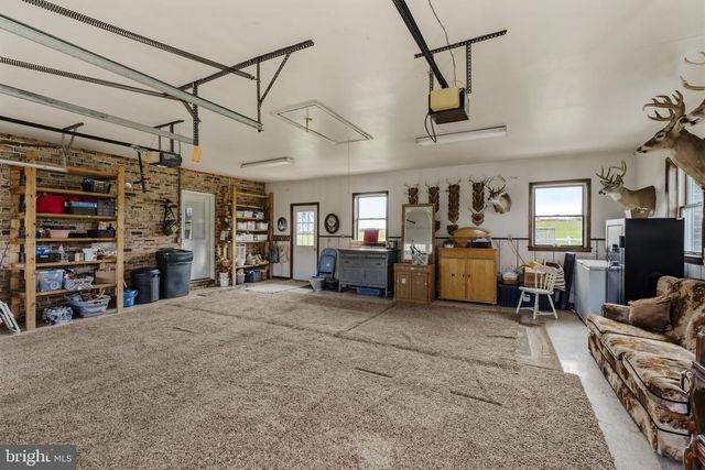 176 BUTTER RD, Leola, PA 17540