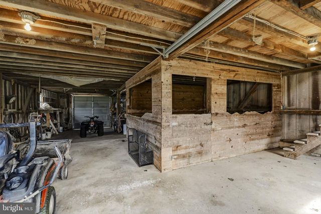 176 BUTTER RD, Leola, PA 17540