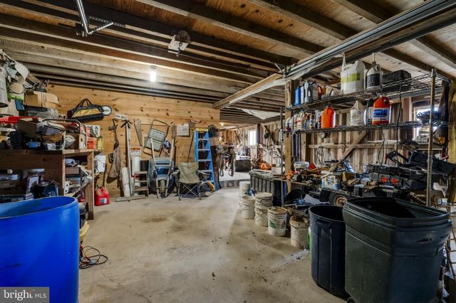 176 BUTTER RD, Leola, PA 17540