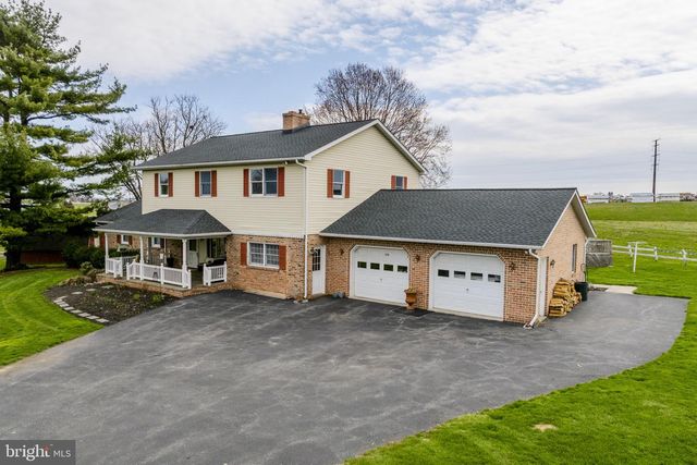 176 BUTTER RD, Leola, PA 17540