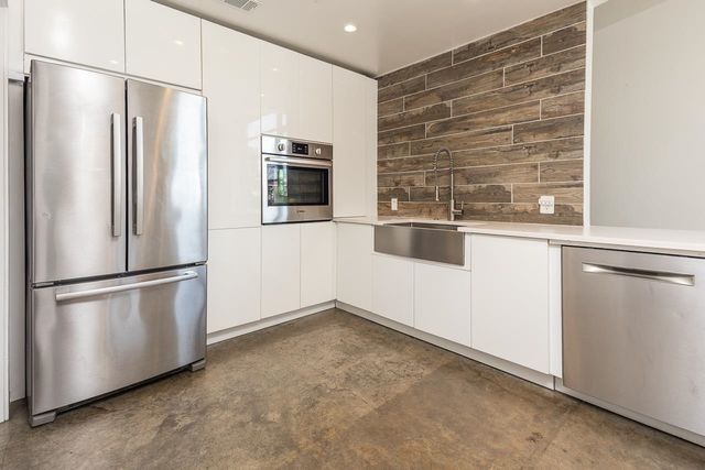 415 S Front St Apt 105, Memphis, TN 38103