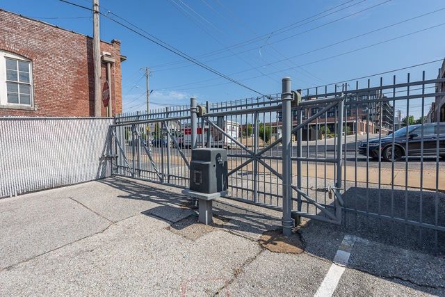 415 S Front St Apt 105, Memphis, TN 38103